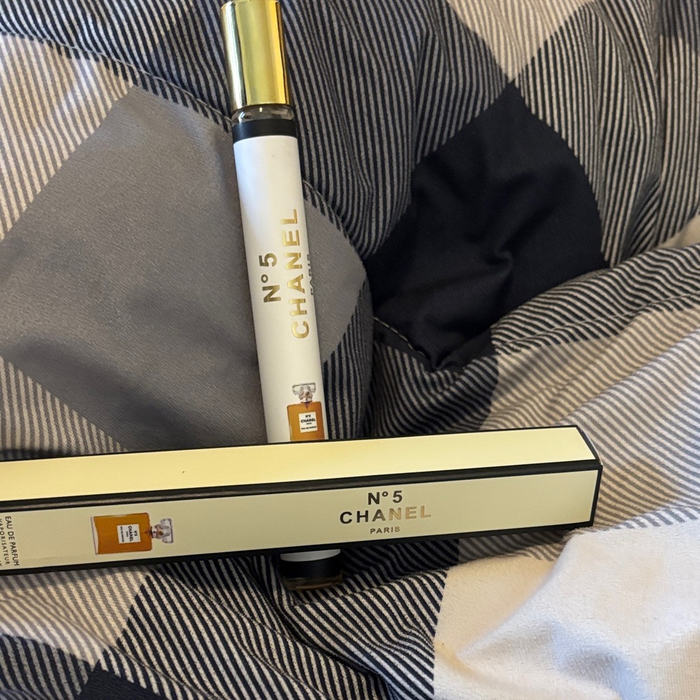 CHANEL No5 Parfum Spray with box. New in packaging